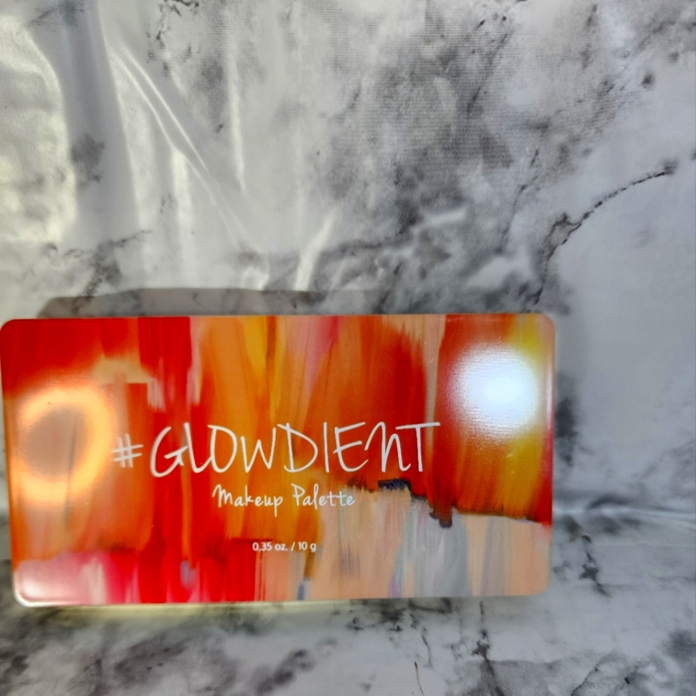 Touch In Sol Pretty Filter Glowdient Makeup Palette